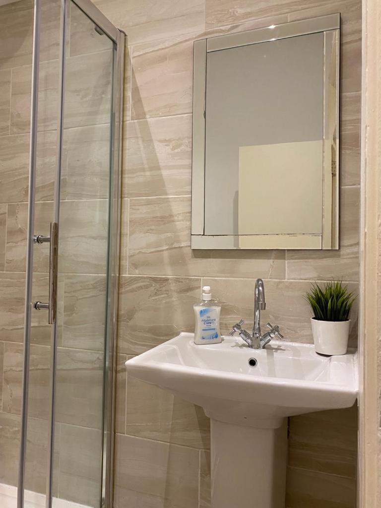 Lovely Private Rooms In Camden, Central London Eksteriør bilde